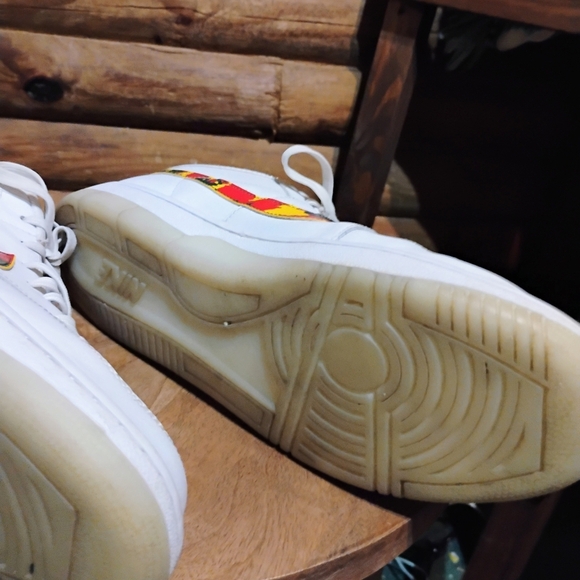 Nike Men's Shoes Sky Force 3/4 White Red Camo Swoosh CZ7892-100 - Picture 8 of 11